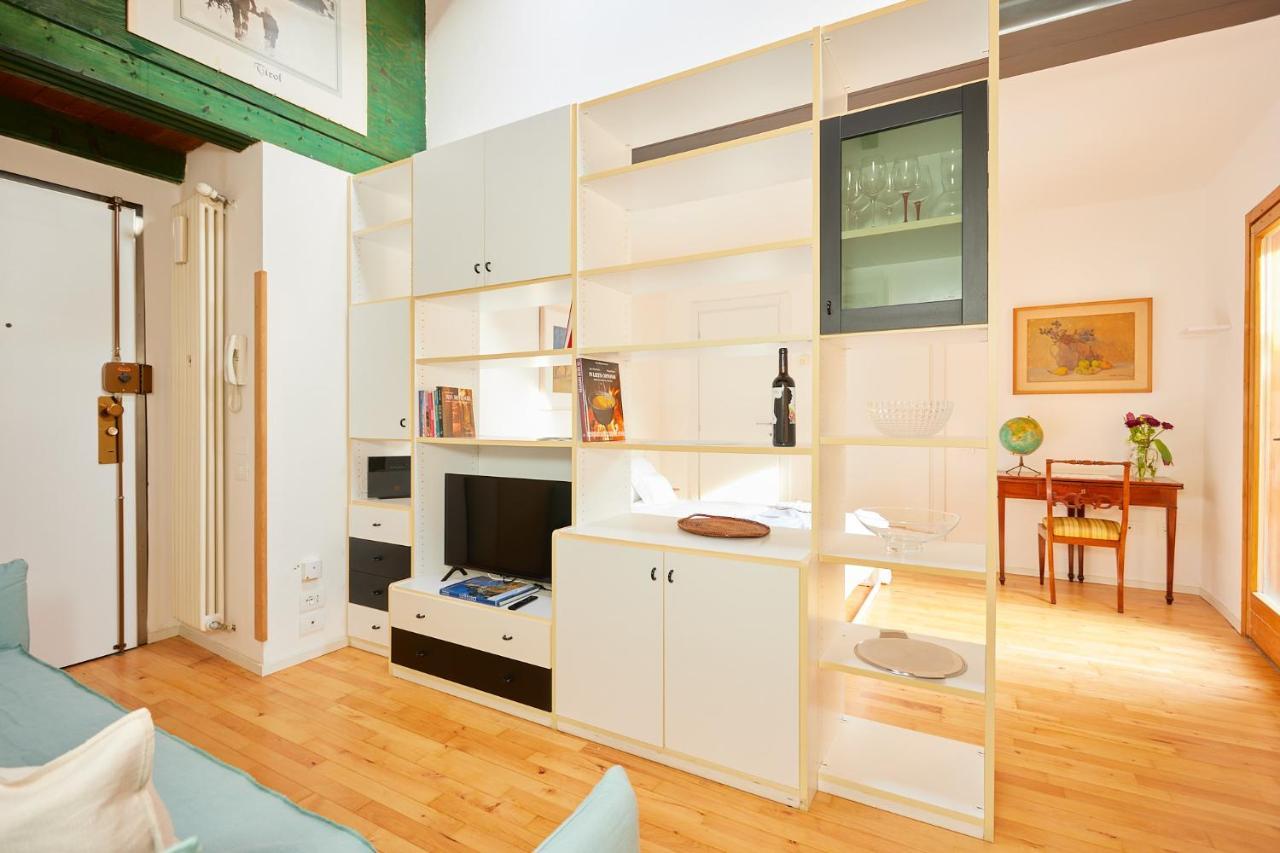 Italian Design Small Attic Болонья Экстерьер фото